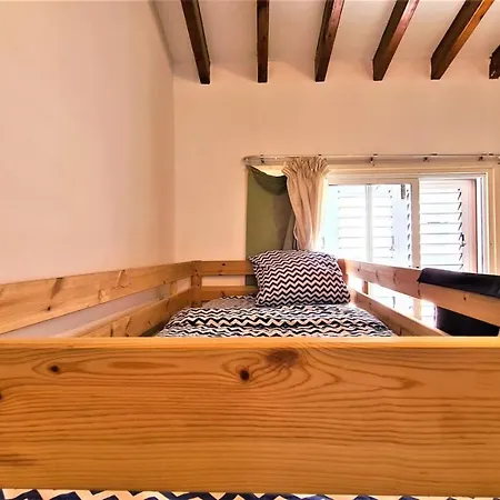 Katka Hostel *